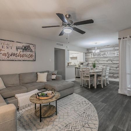 Cozy 2Br Farmhouse Apt - Sleeps 8 - Free Parking! Arlington Esterno foto