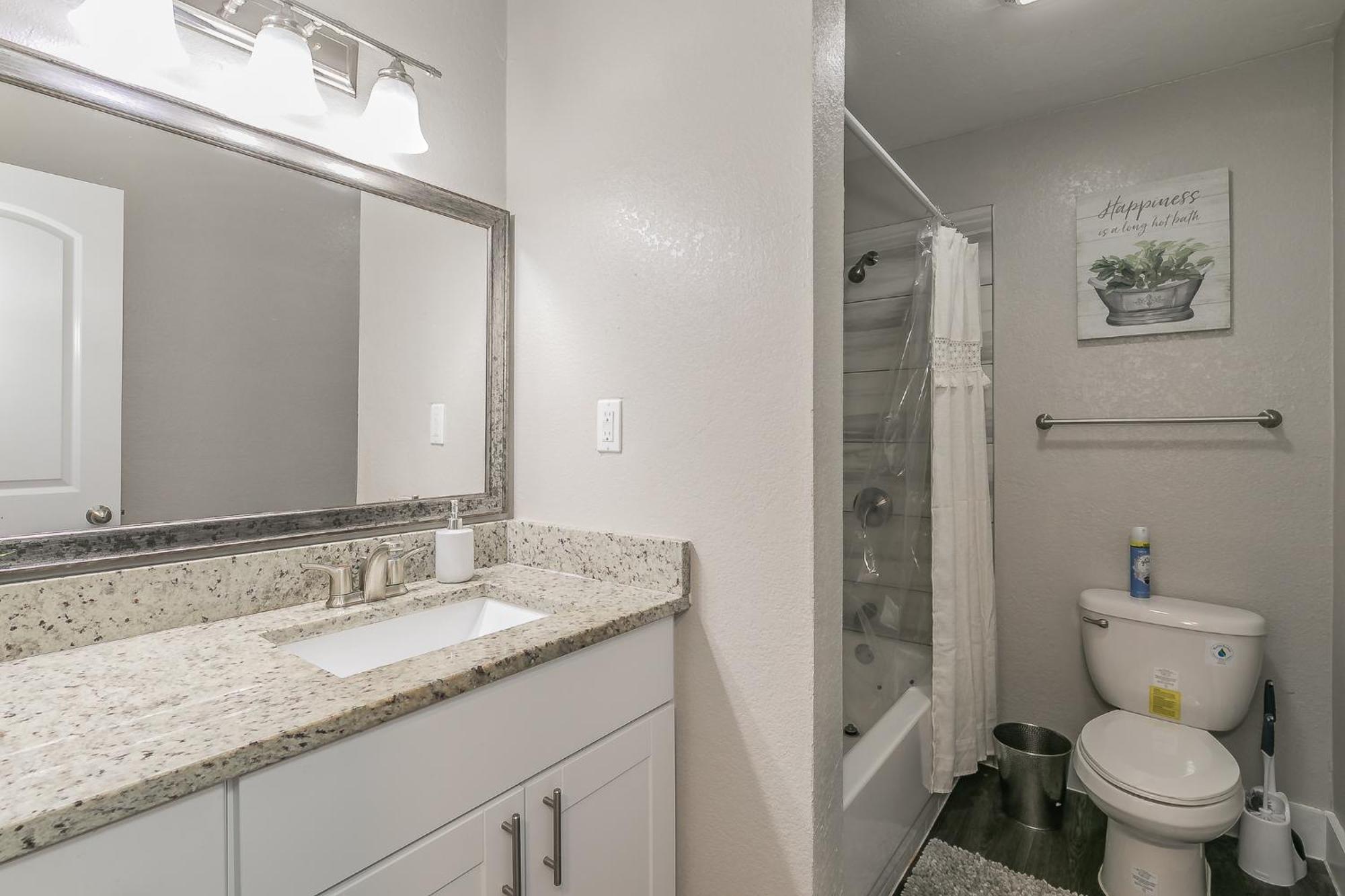 Cozy 2Br Farmhouse Apt - Sleeps 8 - Free Parking! Arlington Esterno foto