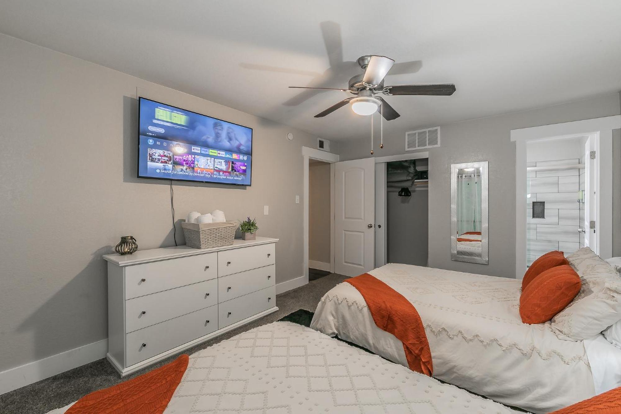 Cozy 2Br Farmhouse Apt - Sleeps 8 - Free Parking! Arlington Esterno foto