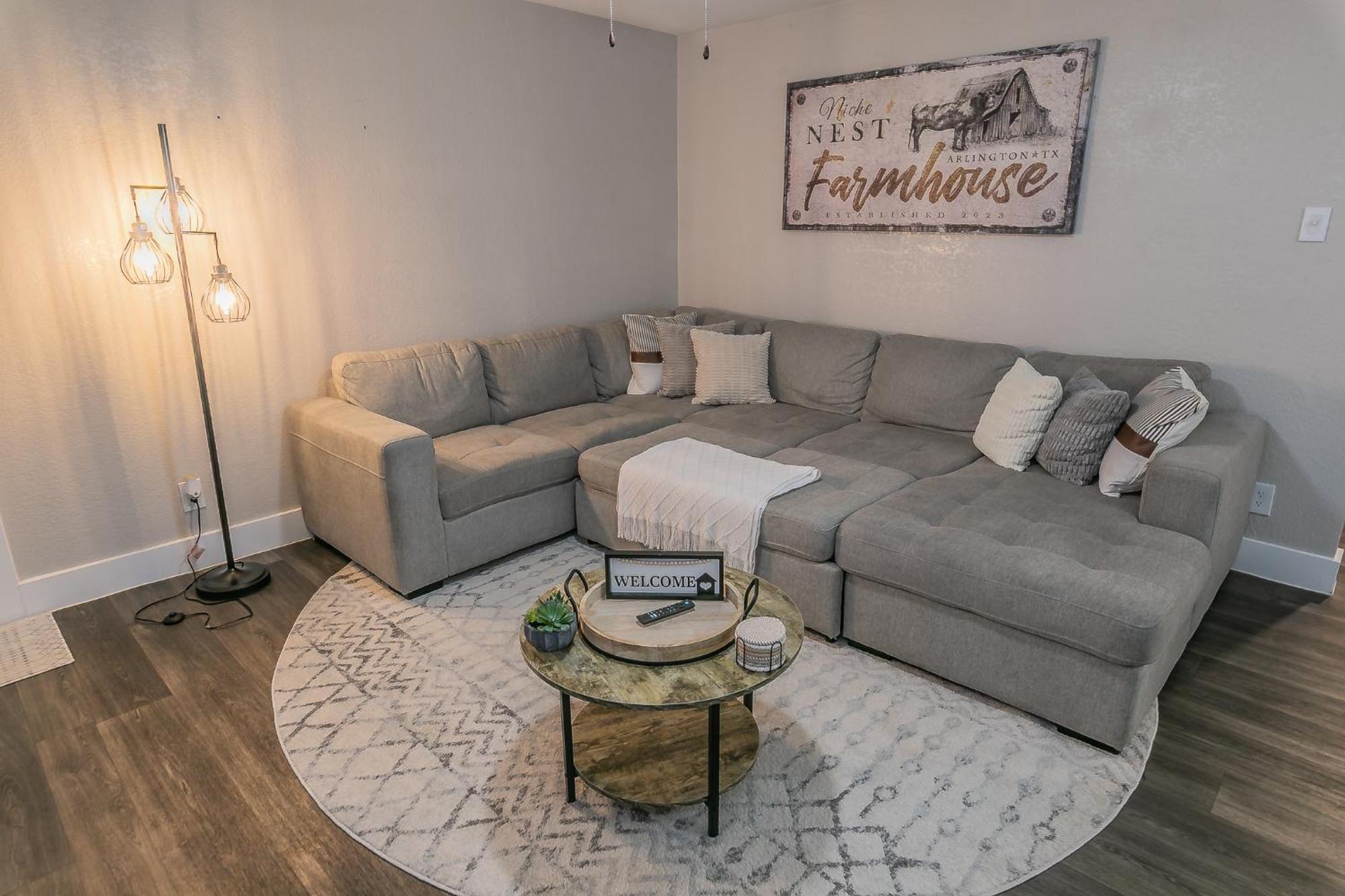 Cozy 2Br Farmhouse Apt - Sleeps 8 - Free Parking! Arlington Esterno foto