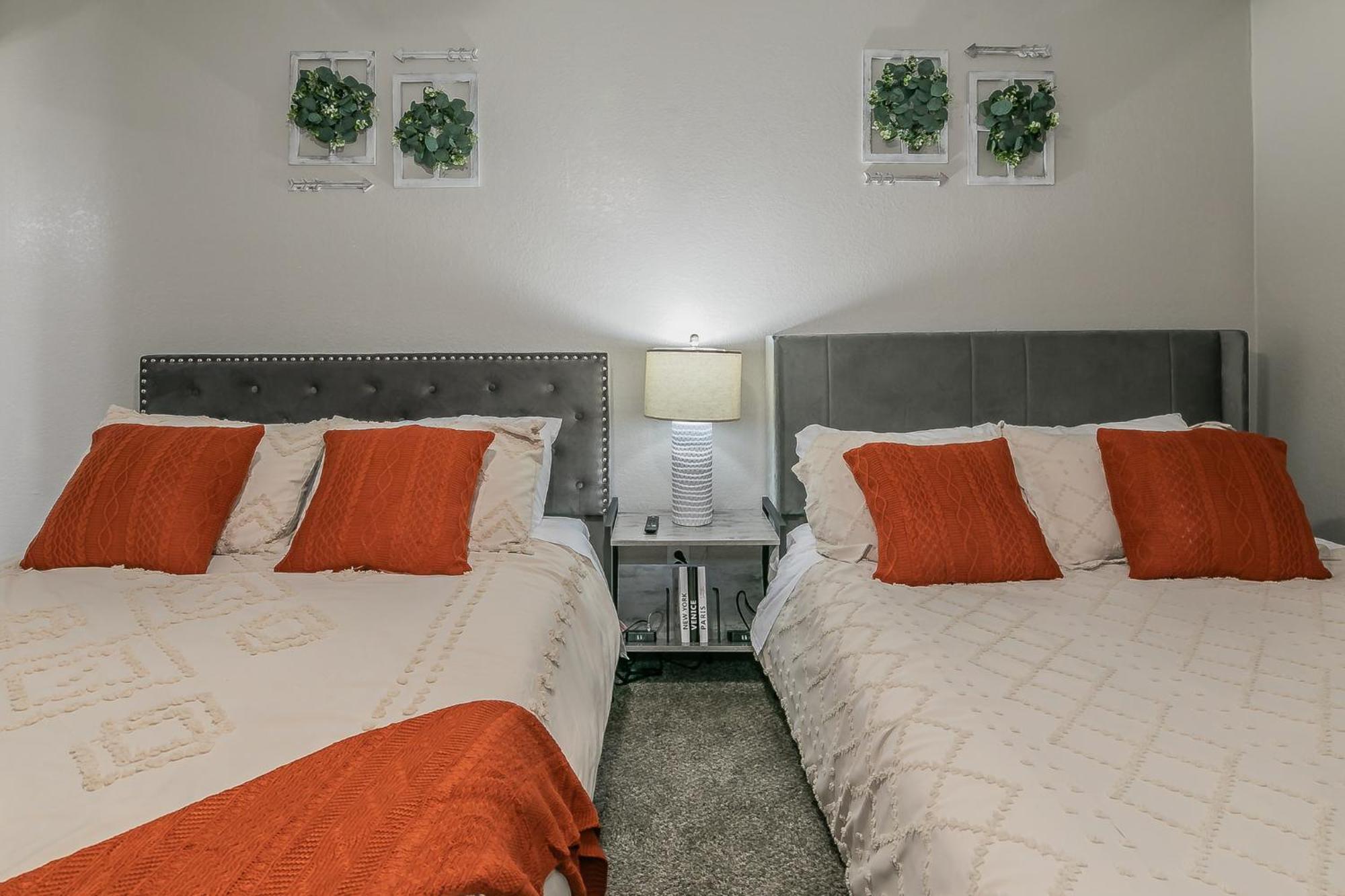 Cozy 2Br Farmhouse Apt - Sleeps 8 - Free Parking! Arlington Esterno foto