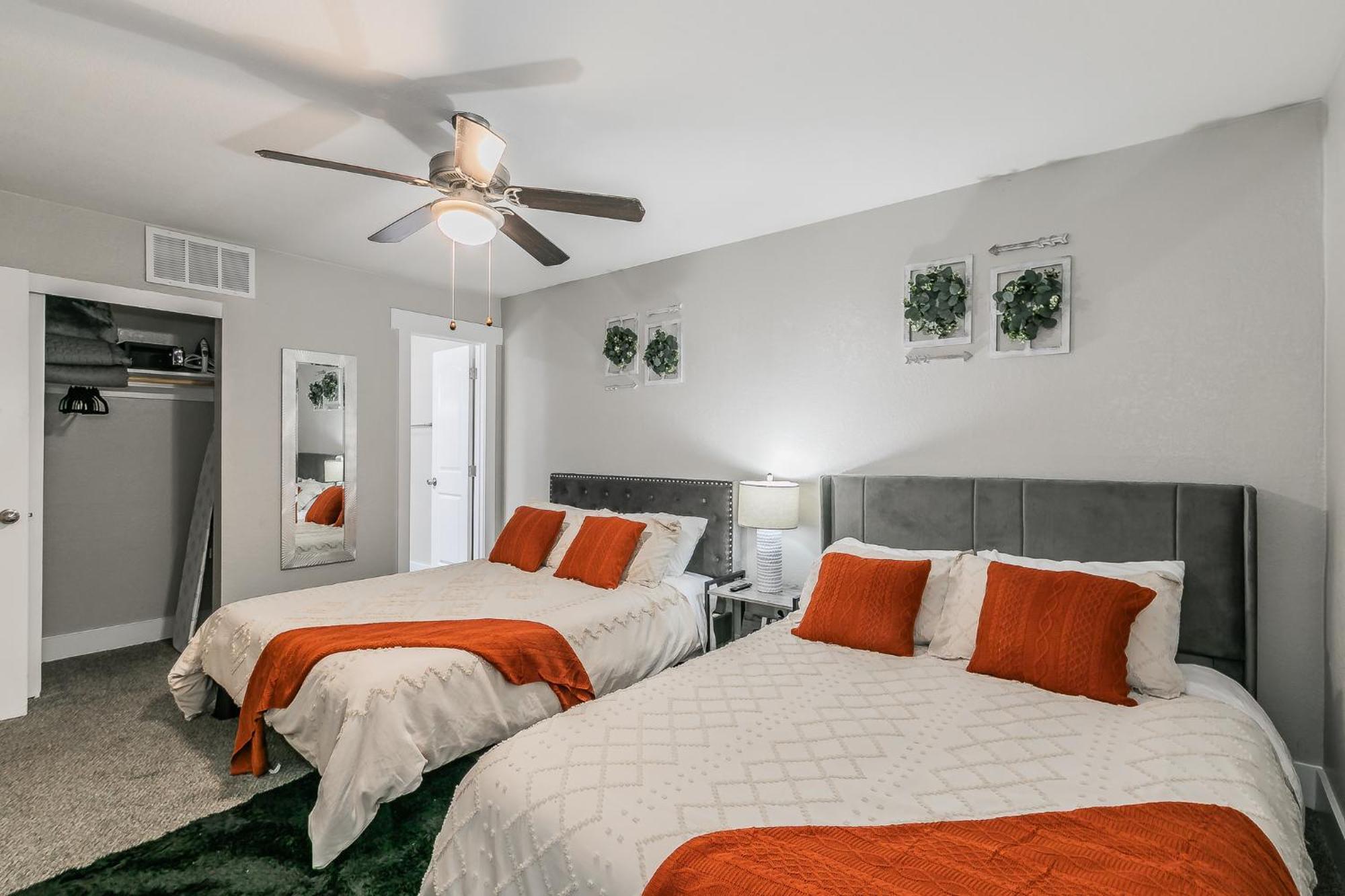 Cozy 2Br Farmhouse Apt - Sleeps 8 - Free Parking! Arlington Esterno foto