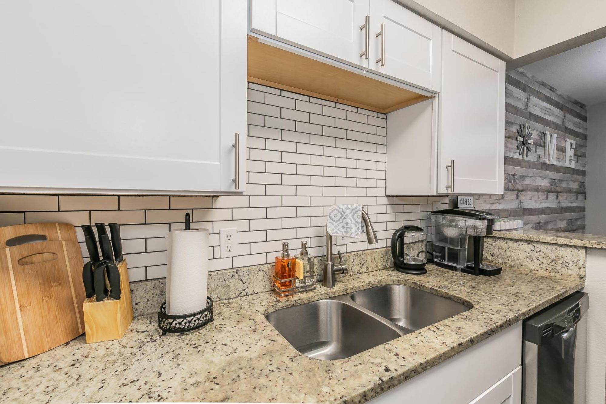 Cozy 2Br Farmhouse Apt - Sleeps 8 - Free Parking! Arlington Esterno foto