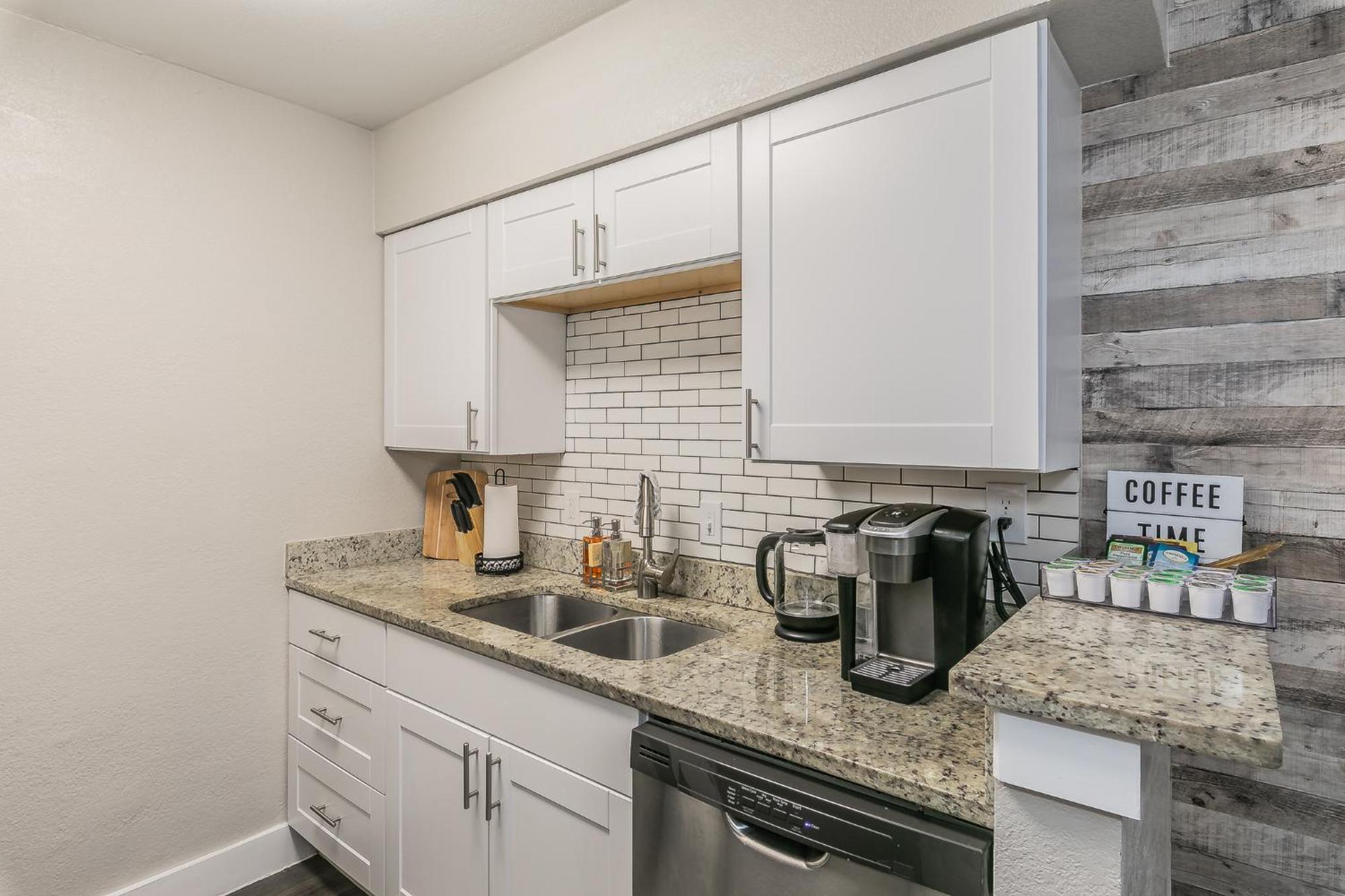 Cozy 2Br Farmhouse Apt - Sleeps 8 - Free Parking! Arlington Esterno foto