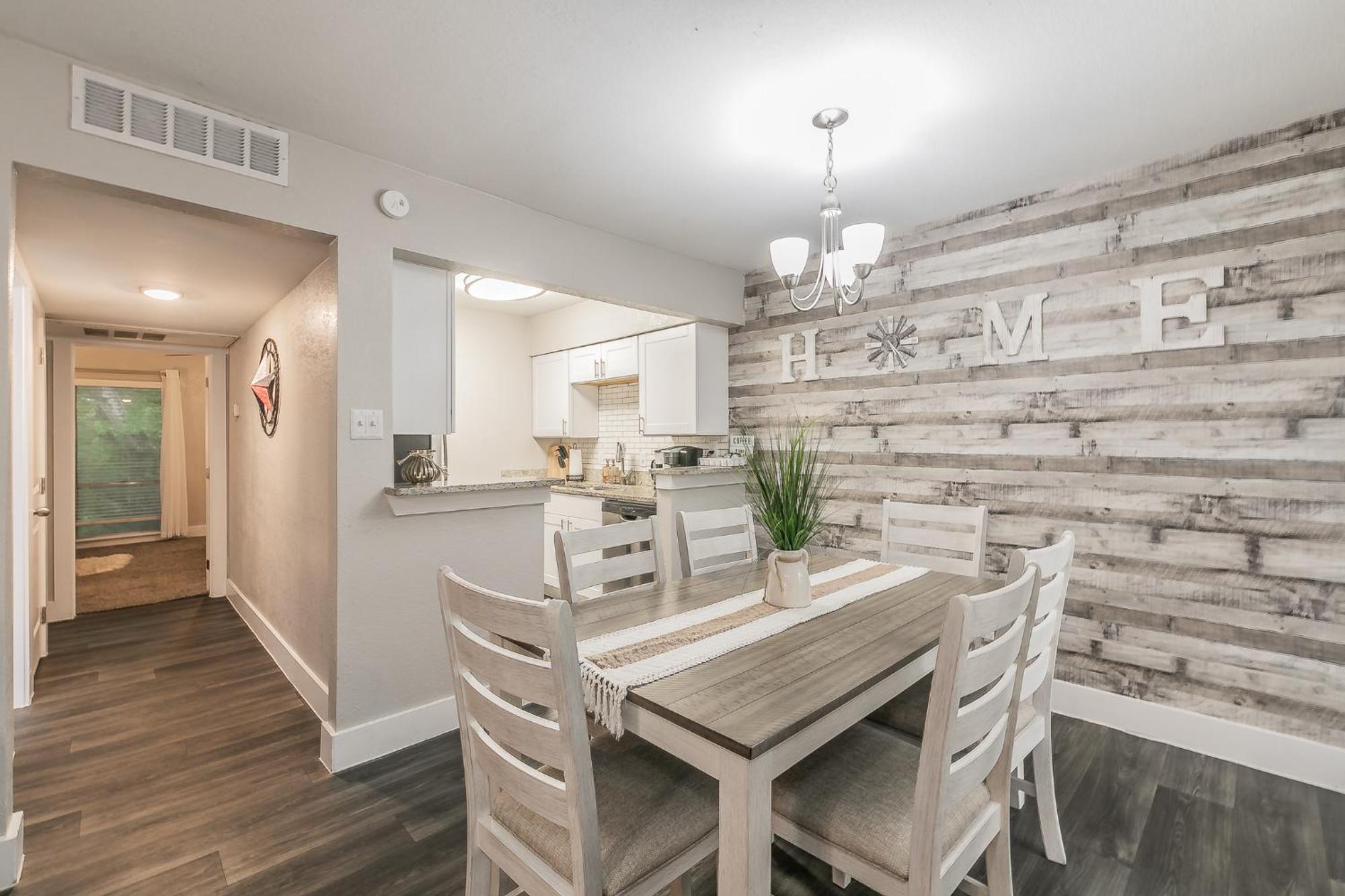 Cozy 2Br Farmhouse Apt - Sleeps 8 - Free Parking! Arlington Esterno foto